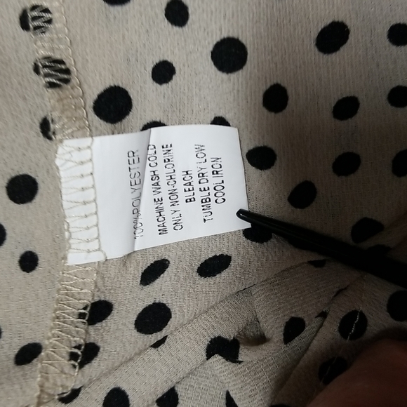 Papermoon tan with black dots flutter sleeve top - Picture 5 of 8